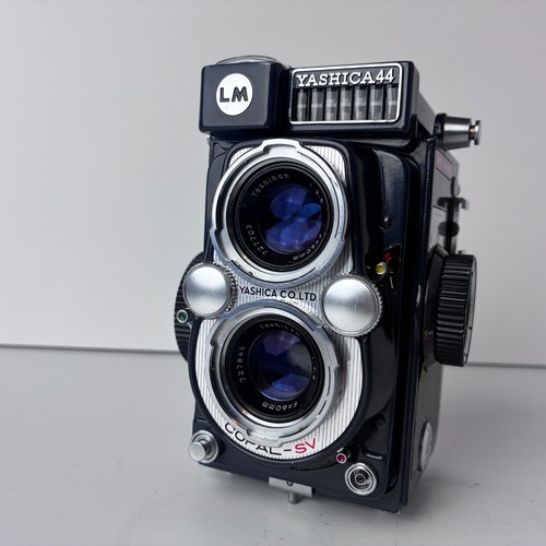 Yashica 44lm tlr camera - yashica,